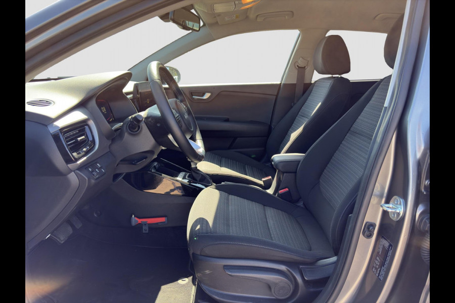 Kia Stonic 1.0 T-GDi MHEV DynamicPlusLine Automaat Stoel- en stuurverwarming | Cruise | Navi | Privacy Glass | Camera |