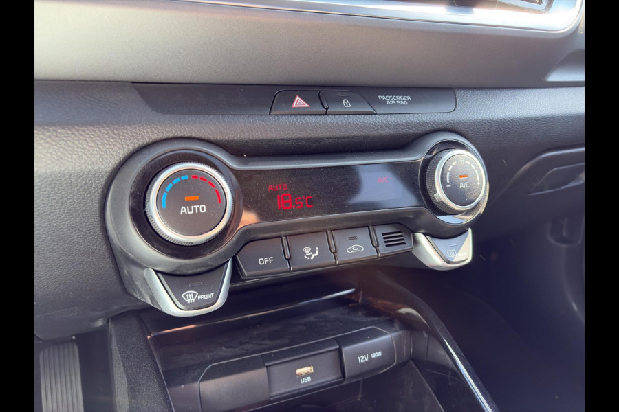 Kia Stonic 1.0 T-GDi MHEV DynamicPlusLine Automaat Stoel- en stuurverwarming | Cruise | Navi | Privacy Glass | Camera |
