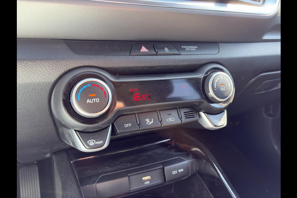 Kia Stonic 1.0 T-GDi MHEV DynamicPlusLine Automaat Stoel- en stuurverwarming | Cruise | Navi | Privacy Glass | Camera |