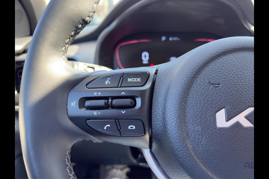 Kia Stonic 1.0 T-GDi MHEV DynamicPlusLine Automaat Stoel- en stuurverwarming | Cruise | Navi | Privacy Glass | Camera |