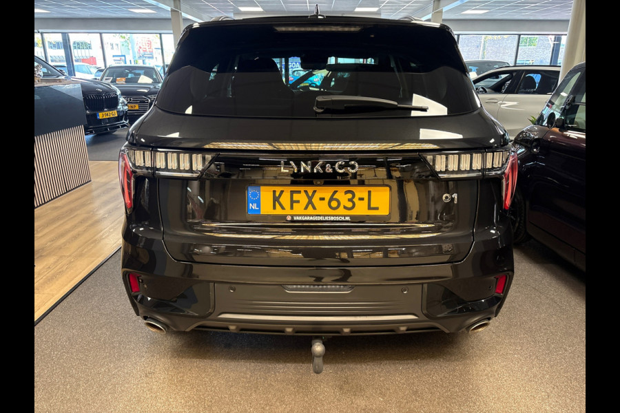 Lynk & Co 01 1.5 / pano / 360 camera / 1800kg trekgewicht/ Infinity / navi / stoelverwarming/trekhaak