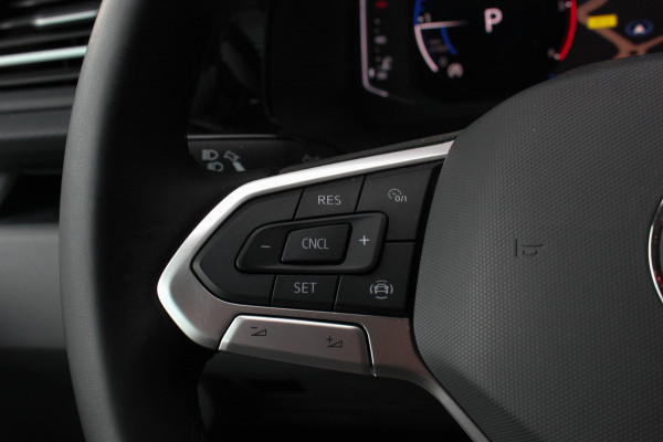 Volkswagen Transporter 2.0 TDI L2H1 150PK JB- EDITION DSG / PDC / VERLAGINGSVEREN / LEDEREN BEKLEDING / FULL / APPLE CARPLAY /NAVI