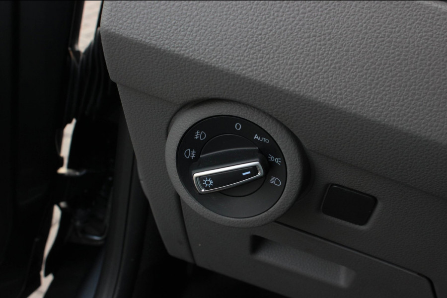 Volkswagen Transporter 2.0 TDI L2H1 150PK JB- EDITION DSG / PDC / VERLAGINGSVEREN / LEDEREN BEKLEDING / FULL / APPLE CARPLAY /NAVI