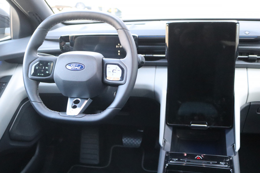 Ford Capri Premium Extended Range AWD 79 kWh Pano-dak/Adaptive-cruise/360camera/Stoelverwaming