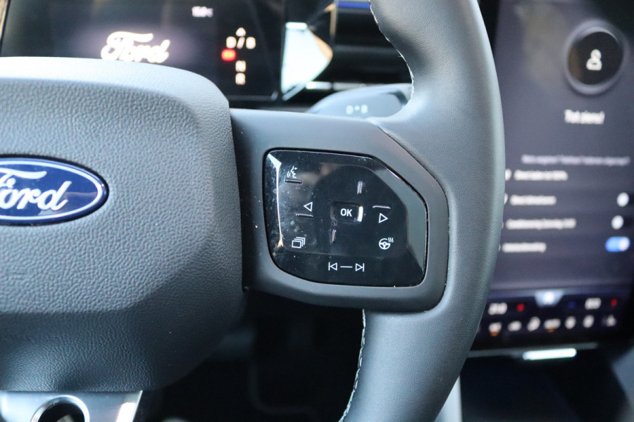 Ford Capri Premium Extended Range AWD 79 kWh Pano-dak/Adaptive-cruise/360camera/Stoelverwaming