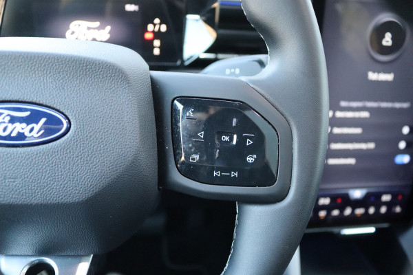 Ford Capri Premium Extended Range AWD 79 kWh Pano-dak/Adaptive-cruise/360camera/Stoelverwaming