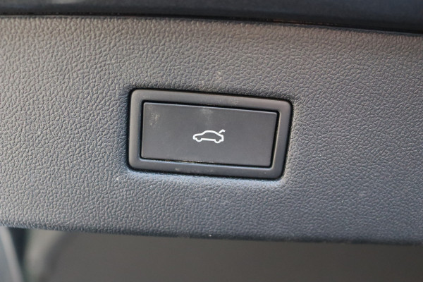 Ford Capri Premium Extended Range AWD 79 kWh Pano-dak/Adaptive-cruise/360camera/Stoelverwaming