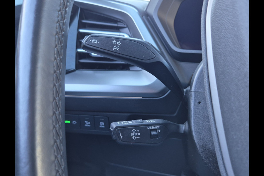 Audi Q4 e-tron 50 quattro Launch edition 299 Pk Pano Camera