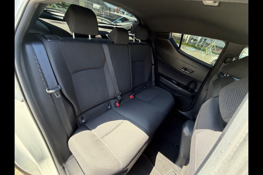 Toyota C-HR 1.8 Hybrid Business Intro, KeyLess, Camera, Trekhaak