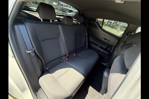 Toyota C-HR 1.8 Hybrid Business Intro, KeyLess, Camera, Trekhaak