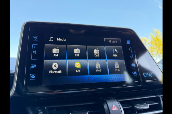 Toyota C-HR 1.8 Hybrid Business Intro, KeyLess, Camera, Trekhaak