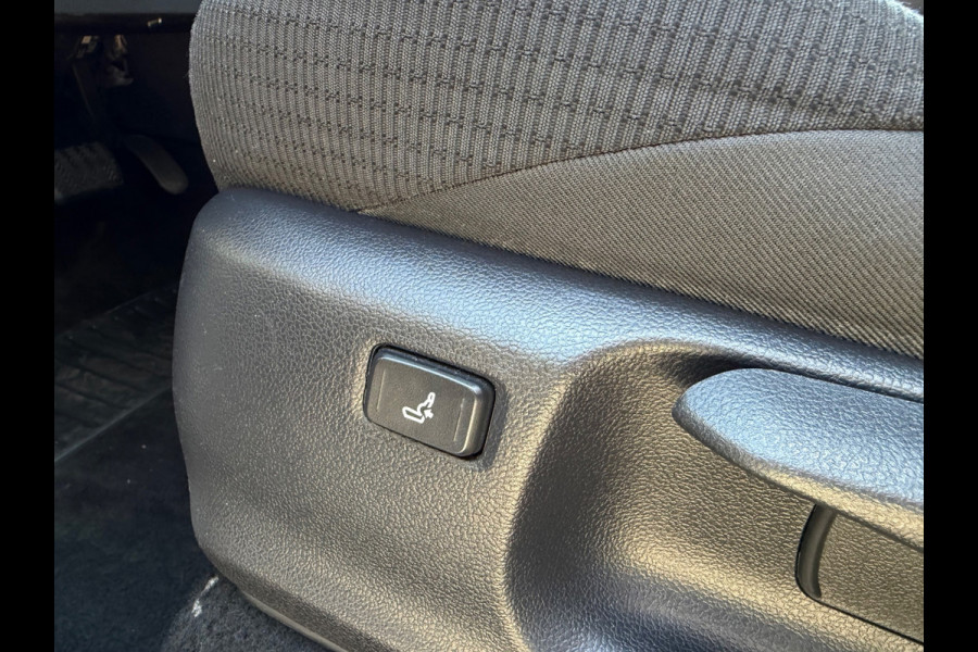 Toyota C-HR 1.8 Hybrid Business Intro, KeyLess, Camera, Trekhaak