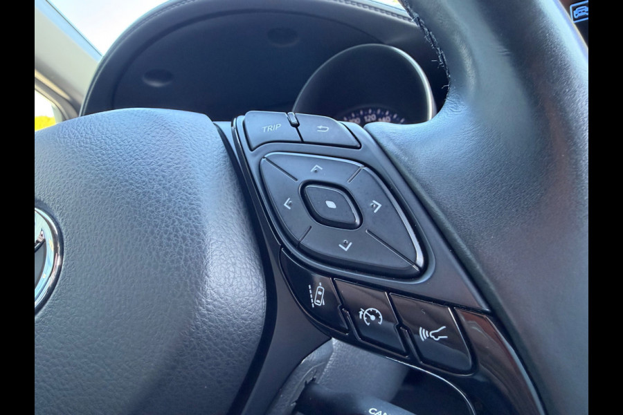 Toyota C-HR 1.8 Hybrid Business Intro, KeyLess, Camera, Trekhaak