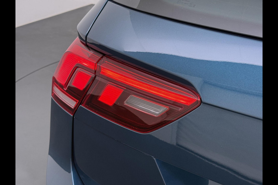 Volkswagen Tiguan 1.4 TSI eHybrid PHEV DIRECT LEVERBAAR | RECENT ONDERHOUD UITGEVOERD | 360 CAMERA ZICHT | STOEL- EN STUURWIELVERWARMING | PANORAMADAK | INCLUSIEF 12 MAANDEN BOVAG-GARANTIE