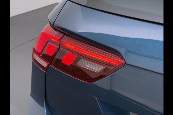Volkswagen Tiguan 1.4 TSI eHybrid PHEV DIRECT LEVERBAAR | RECENT ONDERHOUD UITGEVOERD | 360 CAMERA ZICHT | STOEL- EN STUURWIELVERWARMING | PANORAMADAK | INCLUSIEF 12 MAANDEN BOVAG-GARANTIE