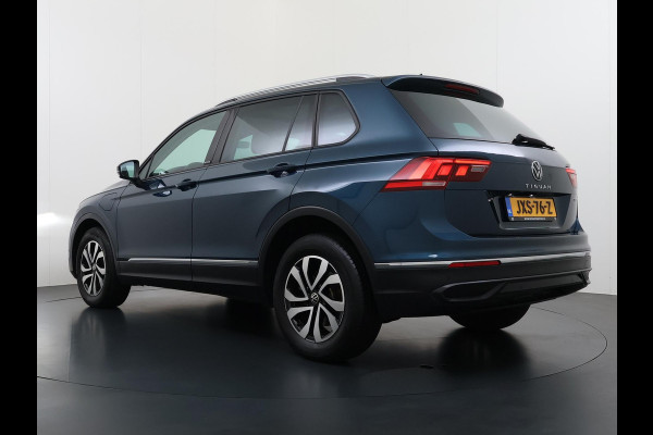 Volkswagen Tiguan 1.4 TSI eHybrid PHEV DIRECT LEVERBAAR | RECENT ONDERHOUD UITGEVOERD | 360 CAMERA ZICHT | STOEL- EN STUURWIELVERWARMING | PANORAMADAK | INCLUSIEF 12 MAANDEN BOVAG-GARANTIE