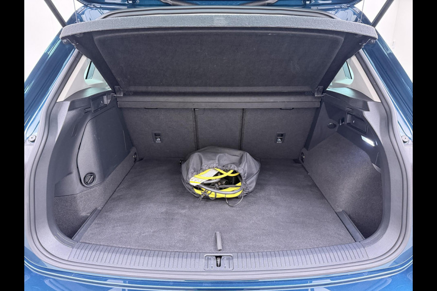 Volkswagen Tiguan 1.4 TSI eHybrid PHEV DIRECT LEVERBAAR | RECENT ONDERHOUD UITGEVOERD | 360 CAMERA ZICHT | STOEL- EN STUURWIELVERWARMING | PANORAMADAK | INCLUSIEF 12 MAANDEN BOVAG-GARANTIE