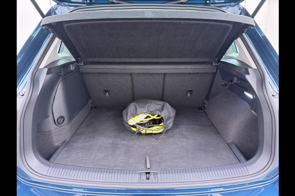 Volkswagen Tiguan 1.4 TSI eHybrid PHEV DIRECT LEVERBAAR | RECENT ONDERHOUD UITGEVOERD | 360 CAMERA ZICHT | STOEL- EN STUURWIELVERWARMING | PANORAMADAK | INCLUSIEF 12 MAANDEN BOVAG-GARANTIE