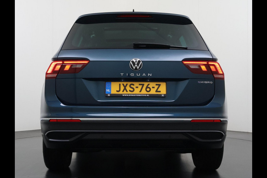 Volkswagen Tiguan 1.4 TSI eHybrid PHEV DIRECT LEVERBAAR | RECENT ONDERHOUD UITGEVOERD | 360 CAMERA ZICHT | STOEL- EN STUURWIELVERWARMING | PANORAMADAK | INCLUSIEF 12 MAANDEN BOVAG-GARANTIE