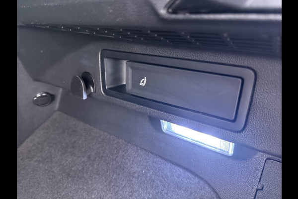 Volkswagen Tiguan 1.4 TSI eHybrid PHEV DIRECT LEVERBAAR | RECENT ONDERHOUD UITGEVOERD | 360 CAMERA ZICHT | STOEL- EN STUURWIELVERWARMING | PANORAMADAK | INCLUSIEF 12 MAANDEN BOVAG-GARANTIE