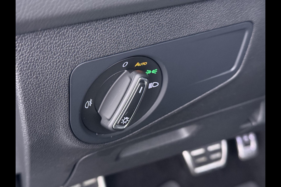 Volkswagen Tiguan 1.4 TSI eHybrid PHEV DIRECT LEVERBAAR | RECENT ONDERHOUD UITGEVOERD | 360 CAMERA ZICHT | STOEL- EN STUURWIELVERWARMING | PANORAMADAK | INCLUSIEF 12 MAANDEN BOVAG-GARANTIE