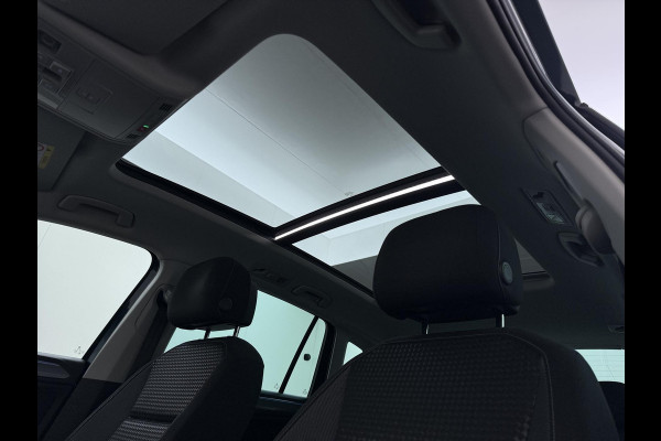 Volkswagen Tiguan 1.4 TSI eHybrid PHEV DIRECT LEVERBAAR | RECENT ONDERHOUD UITGEVOERD | 360 CAMERA ZICHT | STOEL- EN STUURWIELVERWARMING | PANORAMADAK | INCLUSIEF 12 MAANDEN BOVAG-GARANTIE