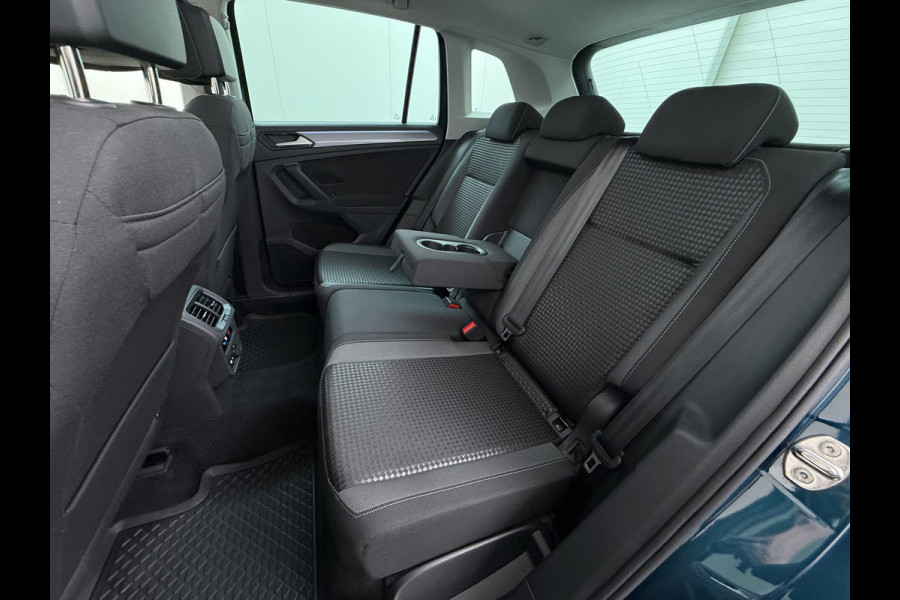 Volkswagen Tiguan 1.4 TSI eHybrid PHEV DIRECT LEVERBAAR | RECENT ONDERHOUD UITGEVOERD | 360 CAMERA ZICHT | STOEL- EN STUURWIELVERWARMING | PANORAMADAK | INCLUSIEF 12 MAANDEN BOVAG-GARANTIE