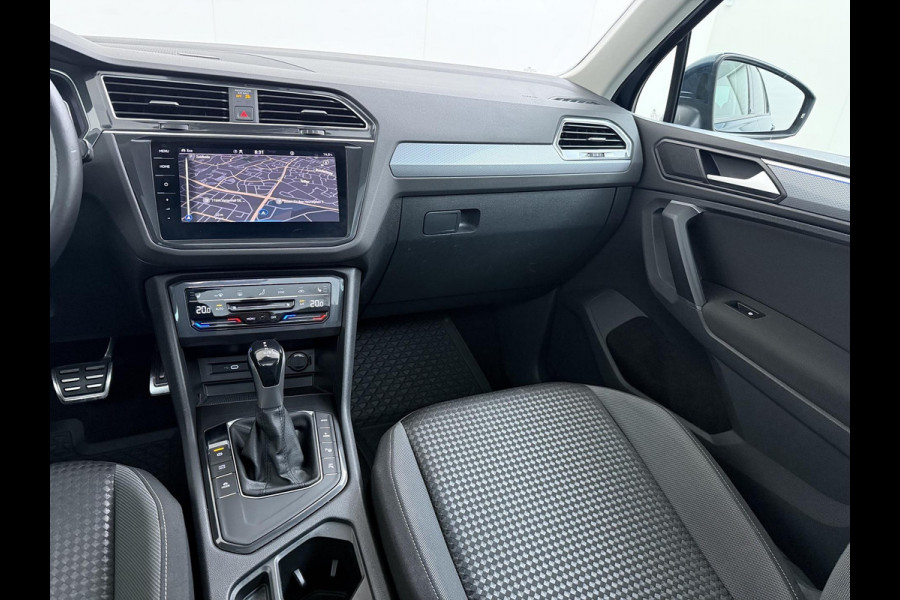 Volkswagen Tiguan 1.4 TSI eHybrid PHEV DIRECT LEVERBAAR | RECENT ONDERHOUD UITGEVOERD | 360 CAMERA ZICHT | STOEL- EN STUURWIELVERWARMING | PANORAMADAK | INCLUSIEF 12 MAANDEN BOVAG-GARANTIE