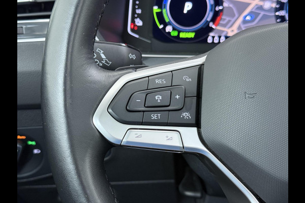 Volkswagen Tiguan 1.4 TSI eHybrid PHEV DIRECT LEVERBAAR | RECENT ONDERHOUD UITGEVOERD | 360 CAMERA ZICHT | STOEL- EN STUURWIELVERWARMING | PANORAMADAK | INCLUSIEF 12 MAANDEN BOVAG-GARANTIE