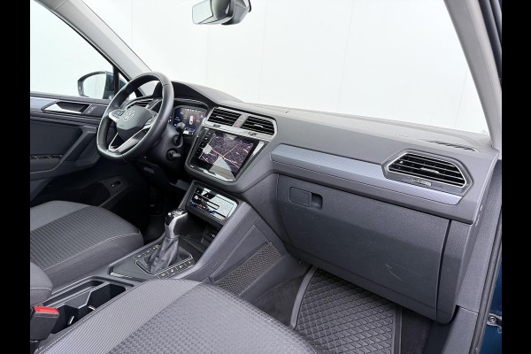 Volkswagen Tiguan 1.4 TSI eHybrid PHEV DIRECT LEVERBAAR | RECENT ONDERHOUD UITGEVOERD | 360 CAMERA ZICHT | STOEL- EN STUURWIELVERWARMING | PANORAMADAK | INCLUSIEF 12 MAANDEN BOVAG-GARANTIE