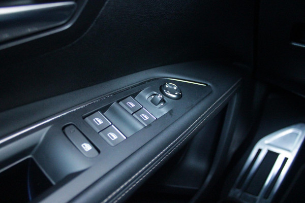 Peugeot 5008 1.6 180PK AUTOMAAT GT | PANORAMA SCHUIF/KANTEL DAK | FOCAL AUDIO SYSTEM | 7-PERSOONS! | NAVIGATIE | APPLE CARPLAY/ANDROID AUTO | ADAPTIVE CRUISE CONTROL | BLACK PACK | FULL LED KOPLAMPEN | DAB+ RADIO | DODEHOEK DETECTIE | 19" LICHTMETALEN VELGEN |
