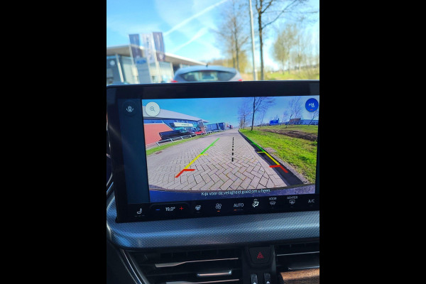 Ford FOCUS Wagon 1.0 EcoBoost Hybrid Active X 155pk | Winterpack | Driver Assistance Pack | Wegklapbare Trekhaak | Elek. Achterklep