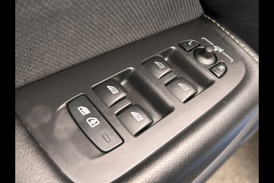 Volvo XC60 2.0 Recharge T8 AWD R-Design HEICO | Trekhaak | Stoelverwarming | 360 Camera | Memory | Harman/Kardon | Panoramadak |