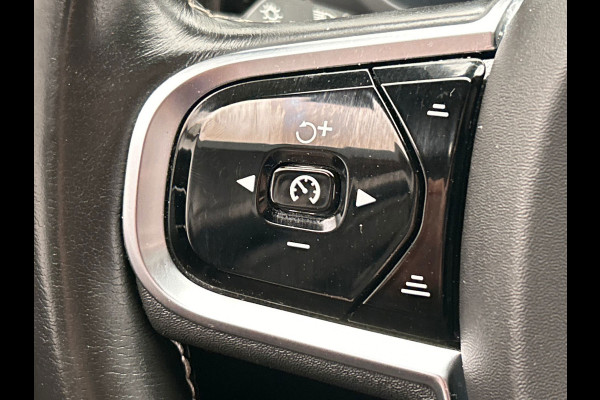 Volvo XC60 2.0 Recharge T8 AWD R-Design HEICO | Trekhaak | Stoelverwarming | 360 Camera | Memory | Harman/Kardon | Panoramadak |