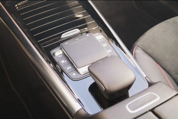 Mercedes-Benz B-Klasse 180 Automaat Business Solution AMG -PANO-LED-ECC-