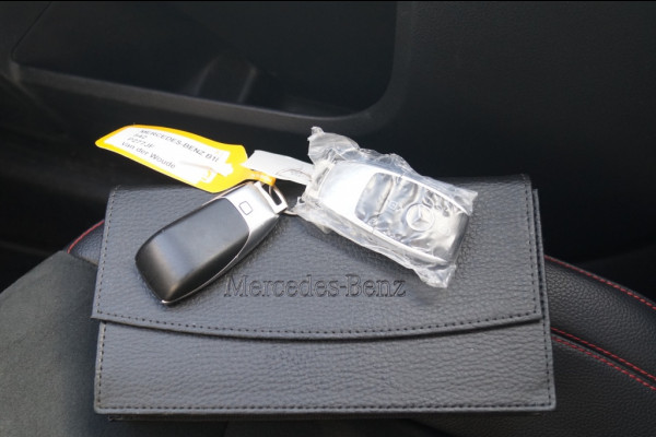 Mercedes-Benz B-Klasse 180 Automaat Business Solution AMG -PANO-LED-ECC-