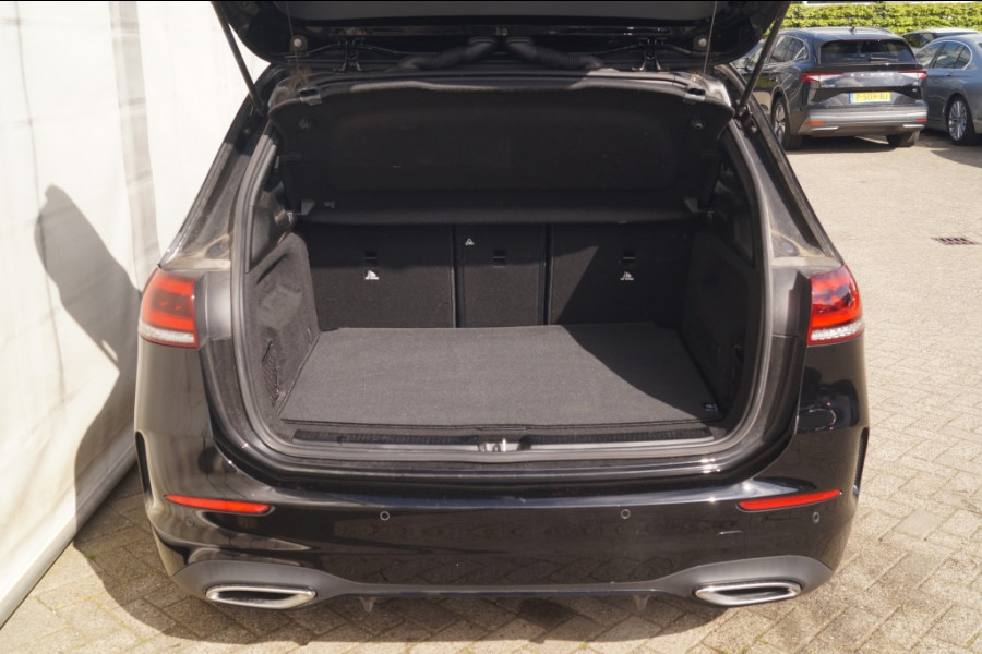 Mercedes-Benz B-Klasse 180 Automaat Business Solution AMG -PANO-LED-ECC-