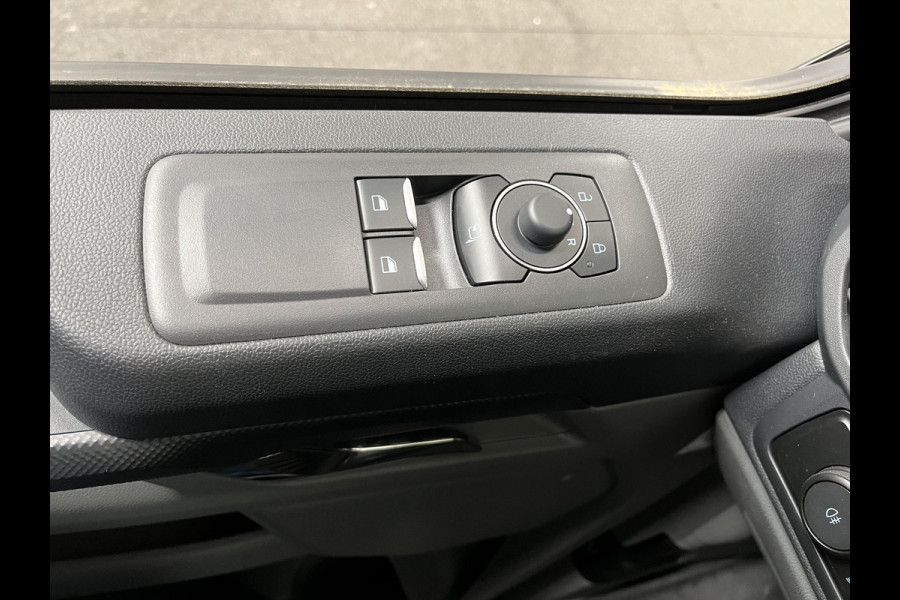 Ford Transit Custom 320 2.0 TDCI L2H1 Limited Automaat Dubbele Cabine Airco Navigatie Cruise control Trekhaak