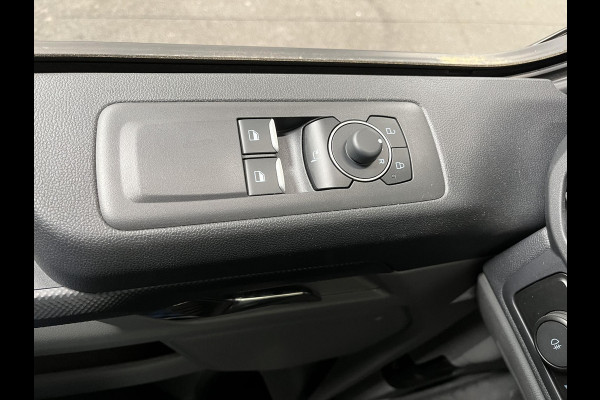 Ford Transit Custom 320 2.0 TDCI L2H1 Limited Automaat Dubbele Cabine Airco Navigatie Cruise control Trekhaak