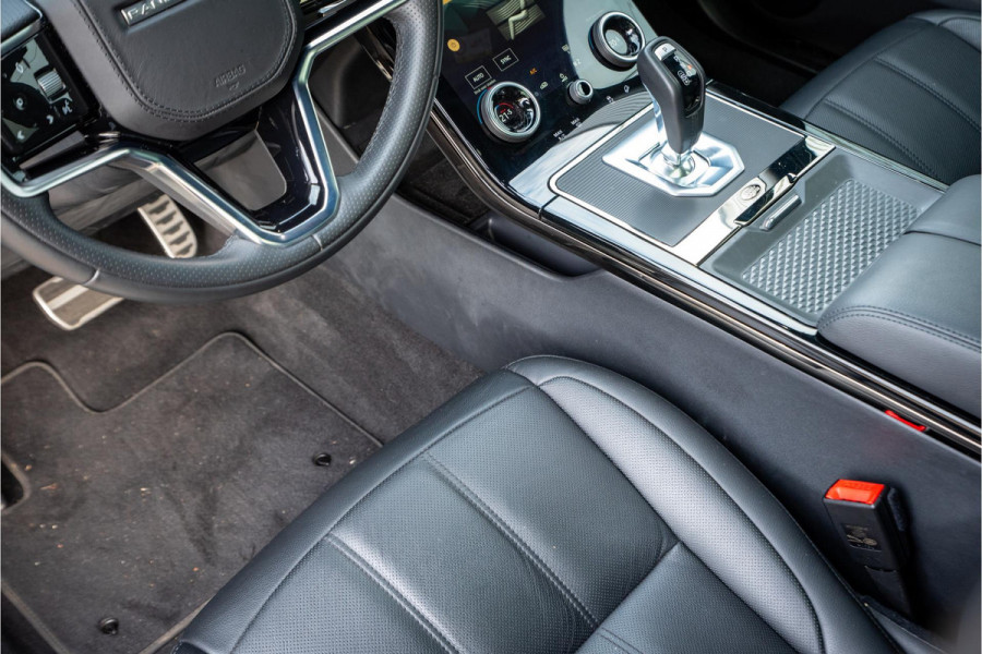 Land Rover Range Rover Evoque 1.5 P300e AWD R-Dynamic HSE Panoramadak Adapt. cruise Stuurverw. Zondag a.s. open!