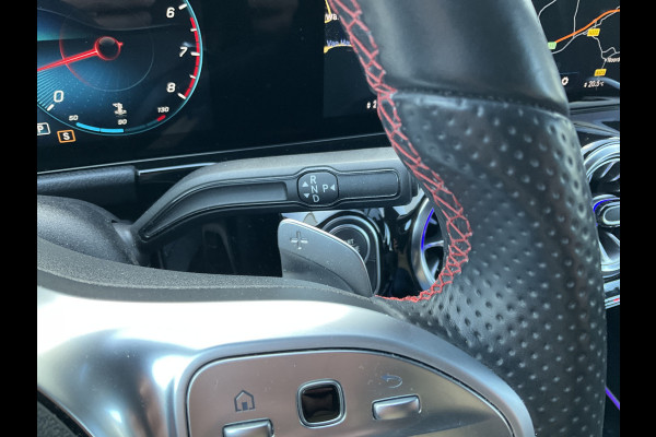 Mercedes-Benz GLA 200 164pk Solution AMG Memory Pano.dak Sfeerverl Hoogzitter Uitstraling!