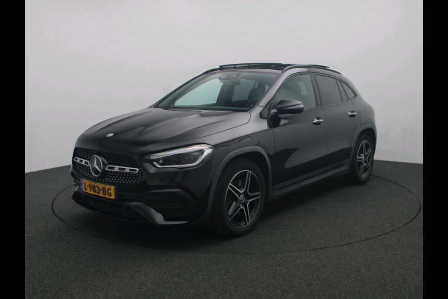 Mercedes-Benz GLA 200 164pk Solution AMG Memory Pano.dak Sfeerverl Hoogzitter Uitstraling!