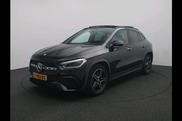 Mercedes-Benz GLA 200 164pk Solution AMG Memory Pano.dak Sfeerverl Hoogzitter Uitstraling!