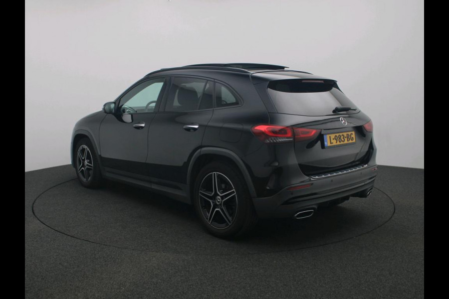 Mercedes-Benz GLA 200 164pk Solution AMG Memory Pano.dak Sfeerverl Hoogzitter Uitstraling!