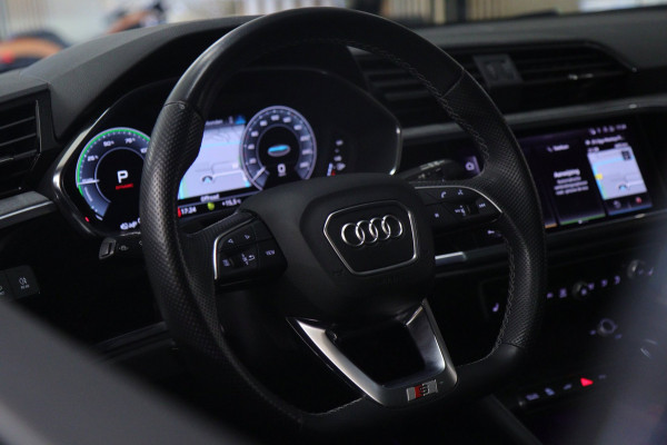 Audi Q3 Sportback 45 TFSI e S-Line PANO/SFEER/CAM/ACC/LANEASSIT/LEER/VOL