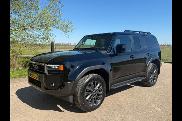 Toyota Land Cruiser 250 2.8 D-4D Standard Roof Window Van Professional