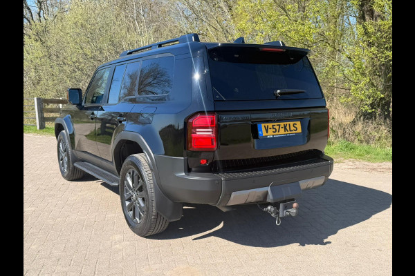 Toyota Land Cruiser 250 2.8 D-4D Standard Roof Window Van Professional