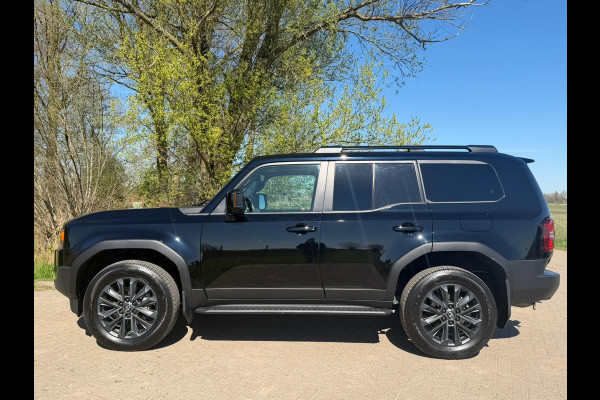 Toyota Land Cruiser 250 2.8 D-4D Standard Roof Window Van Professional