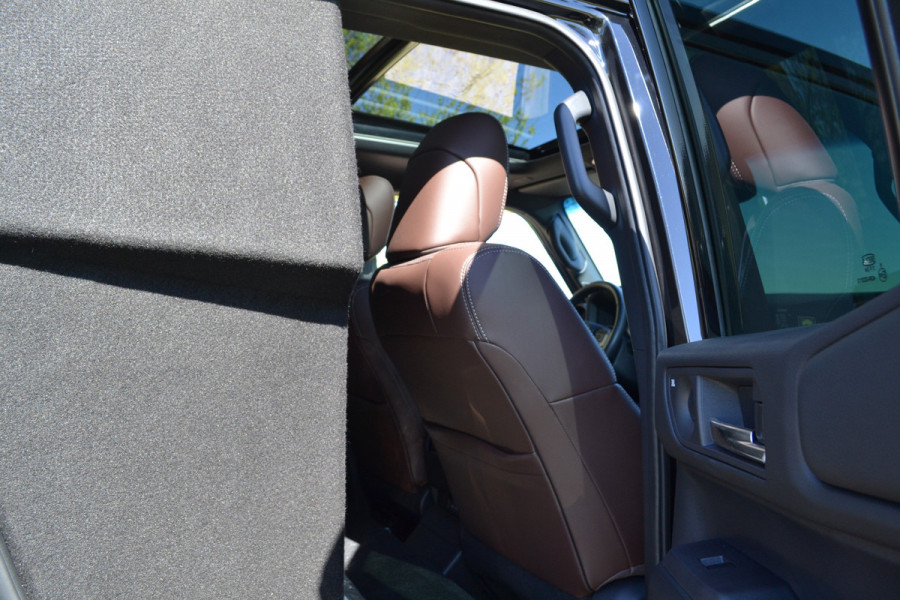 Toyota Land Cruiser 250 2.8 D-4D Standard Roof Window Van Professional