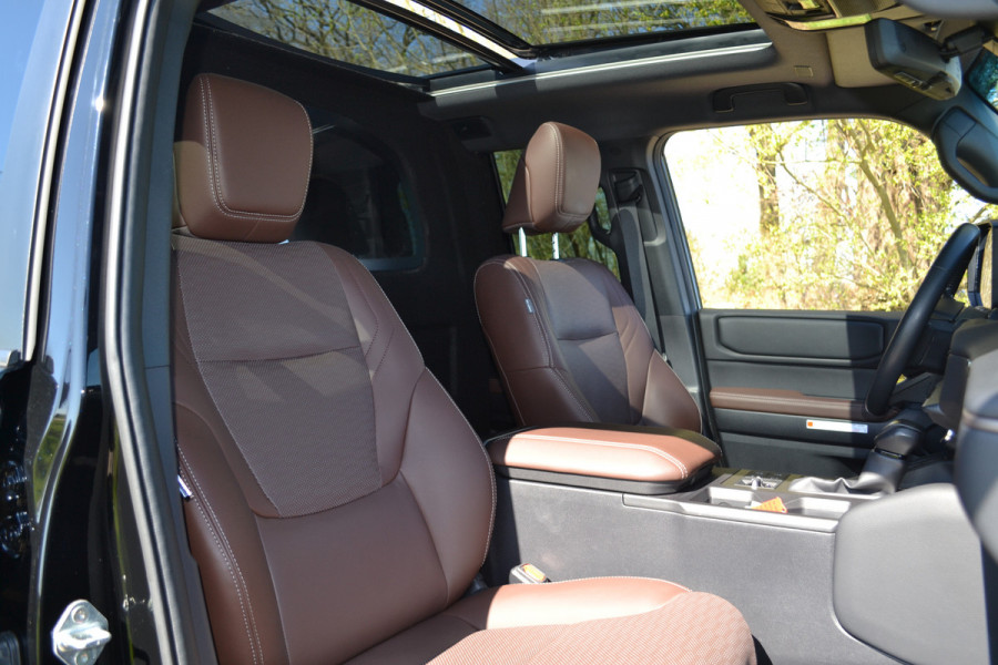 Toyota Land Cruiser 250 2.8 D-4D Standard Roof Window Van Professional